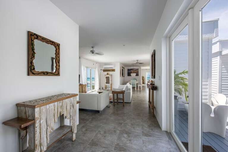 Newly renovated in 2021 and decorated with custom contemporary furnishings Newly renovated in 2021 and decorated with custom contemporary furnishings