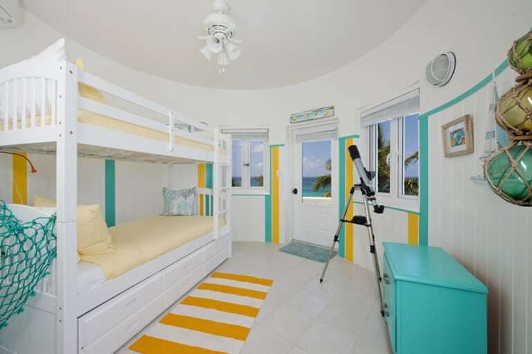 Third bedroom with an ocean view (new bunk bed, QUEEN bed on the bottom and a twin on top).