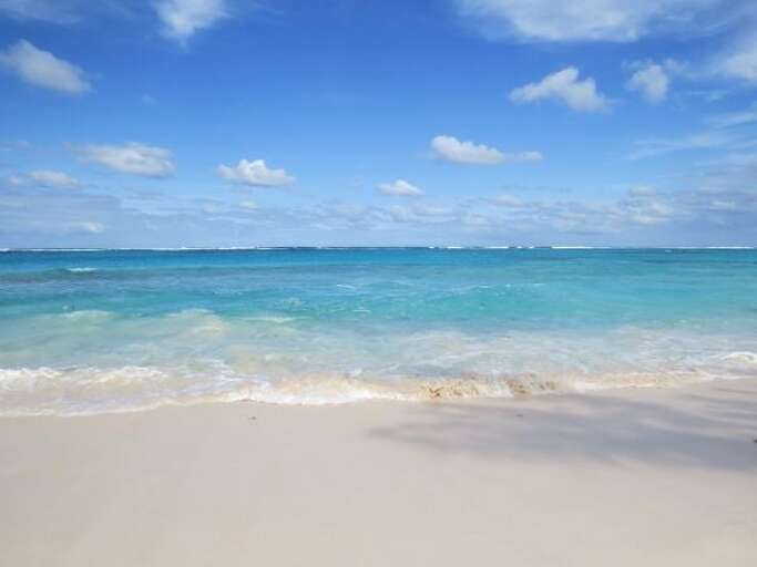 Steps from Orchid Cottage Atlantic Beach (150 meters) Steps from Orchid Cottage Atlantic Beach (150 meters)