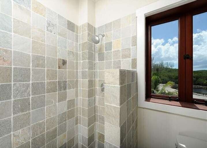 Downstairs full bath.