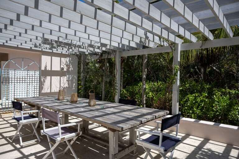 Enjoy dining outdoors, can seat up to 10.