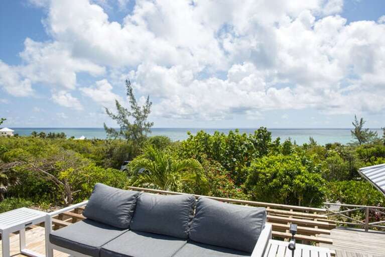 Amazing views of the Atlantic Ocean on the east and the Savannah Sound on the west