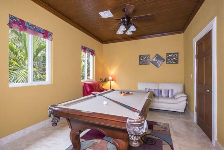 Sit down and relax in the Billiard Room or enjoy a fun game of pool after a long day at the beach