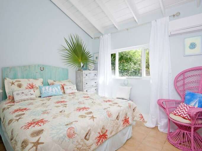 3rd bedroom - "Horseshoe" themed with garden view