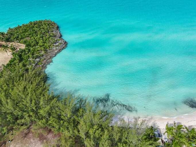 Aeiral view of Gaulding Cay Beach.
