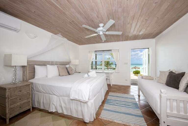 Green Building room with king bed and twin bed. Green Building room with king bed and twin bed.