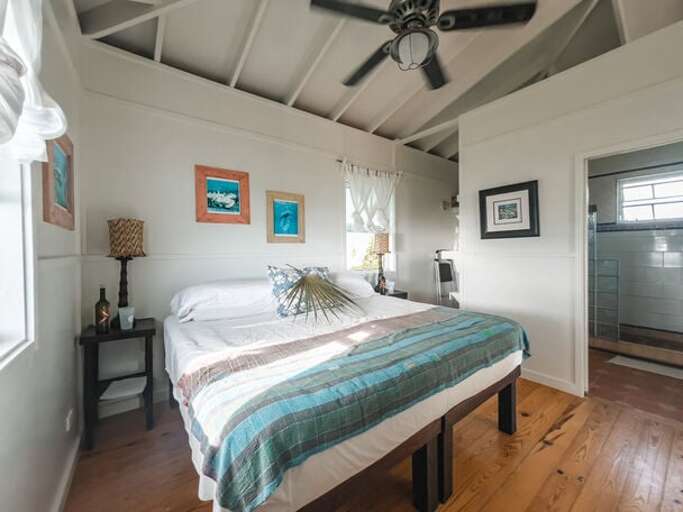 King size pillow top sleeping by the sea King size pillow top sleeping by the sea