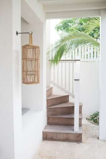 "Conch Pearl" stairs to King Bedroom.
