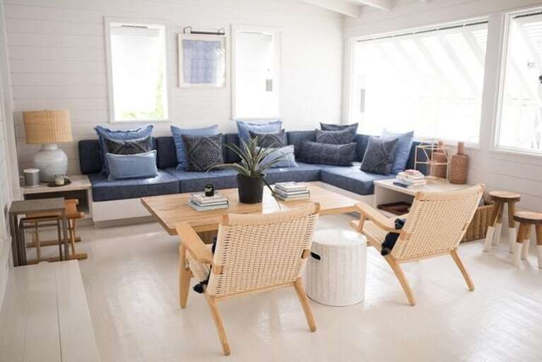 Indoor/Outdoor Living Room