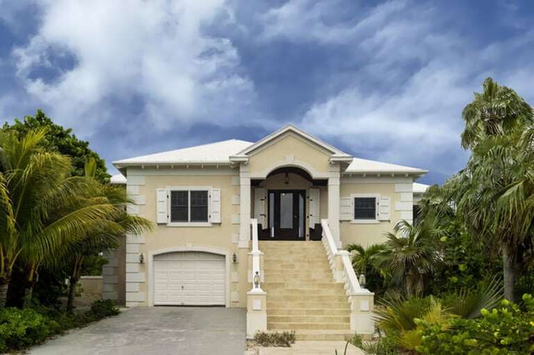 Entrance to Coconut Point.