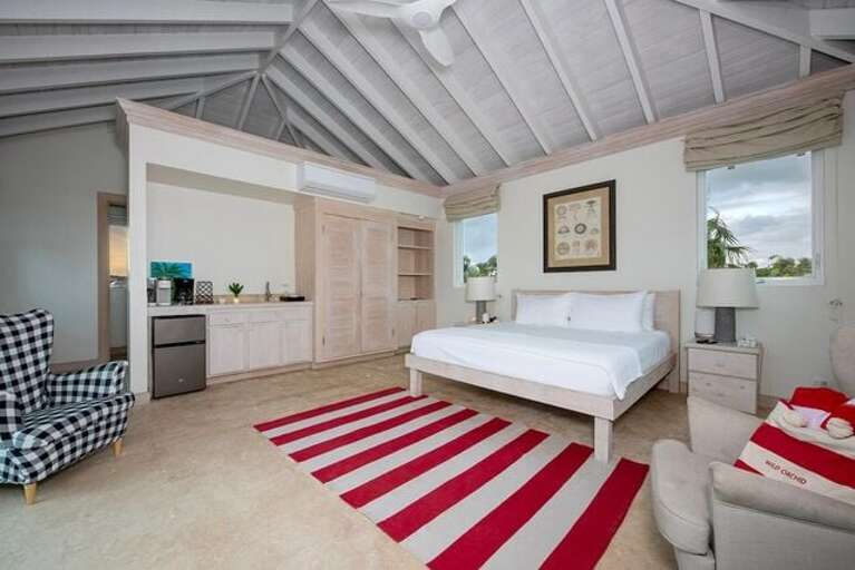 Guest Cottage interior.