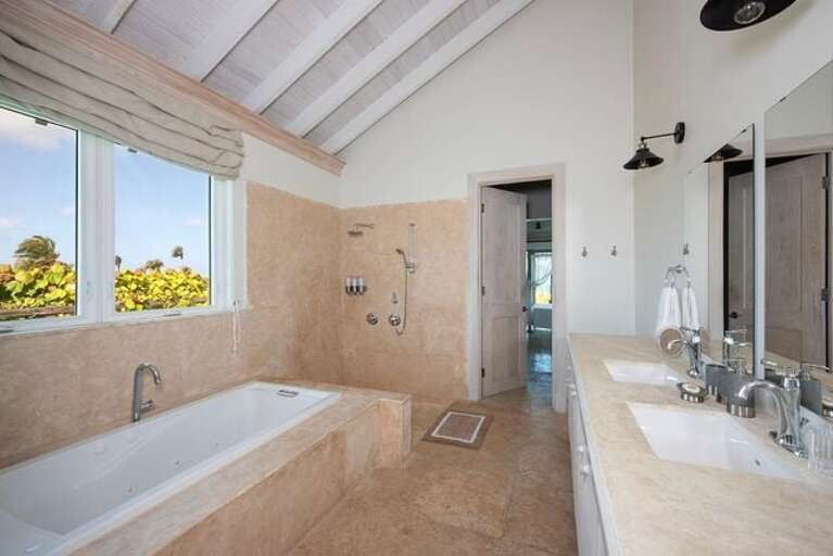 Master Bath en suite bath