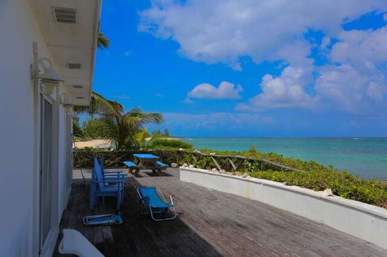 Welcome to Med Point, romantic beachfront cottage on the northern end of world-famous French Leave Beach.