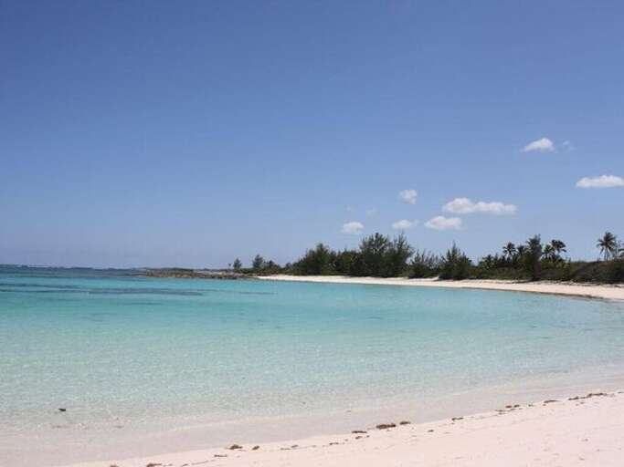 Nearby Twin Cove Beach, a stroll away. Great snorkelling.