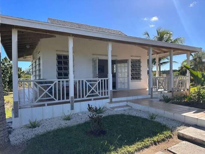The Master Suite Cottage is a one story spacious en suite king bedroom The Master Suite Cottage is a one story spacious en suite king bedroom