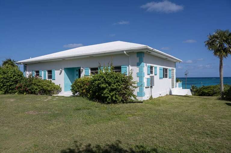 Aqua Vista, a 2-Bedroom 2 bath island style home
