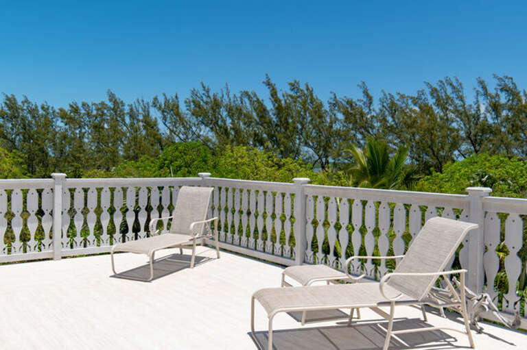 Immediately feel peaceful and able to unwind and totally relax Immediately feel peaceful and able to unwind and totally relax