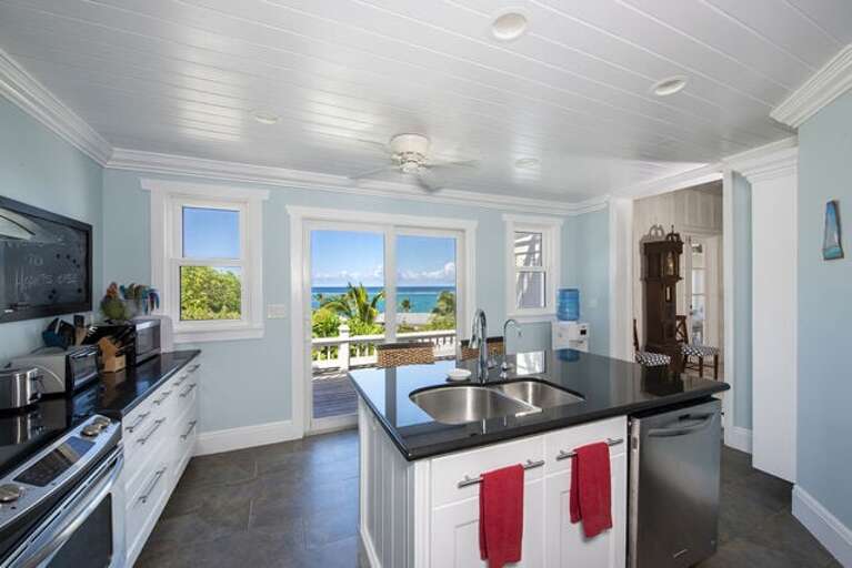 Fully equipped Kitchen with stainless steel appliances, granite counter tops Fully equipped Kitchen with stainless steel appliances, granite counter tops