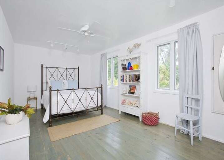 Bedroom 3:  King bed, garden view, en suite full bath.  The king can be converted to twins (please request in advance).