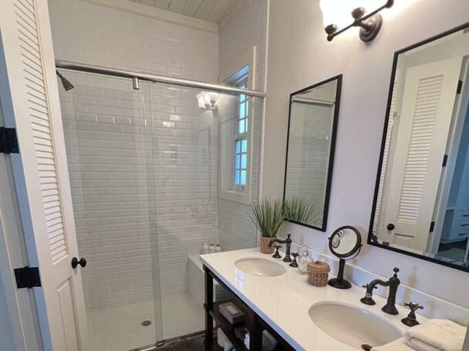 Luxury en-suite bath