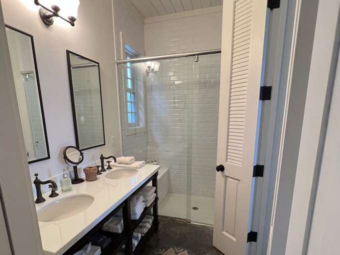 Luxury en-suite bath