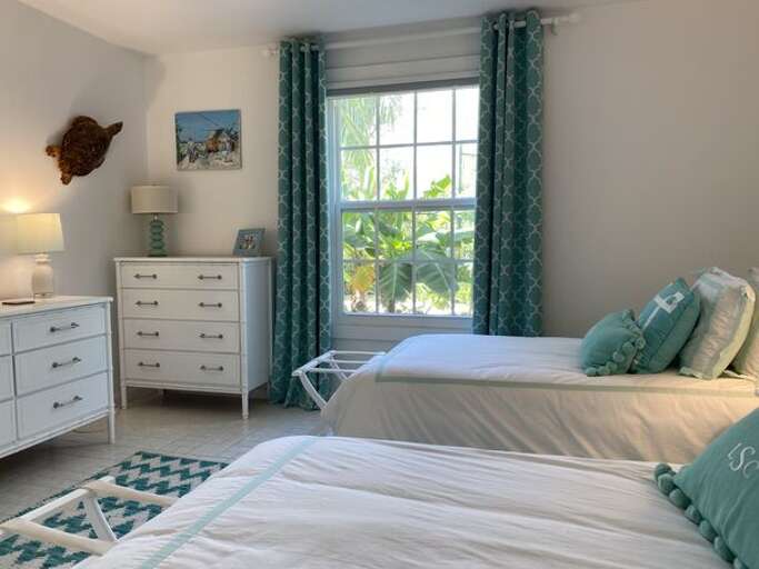 Guest Bedroom with two twin beds.