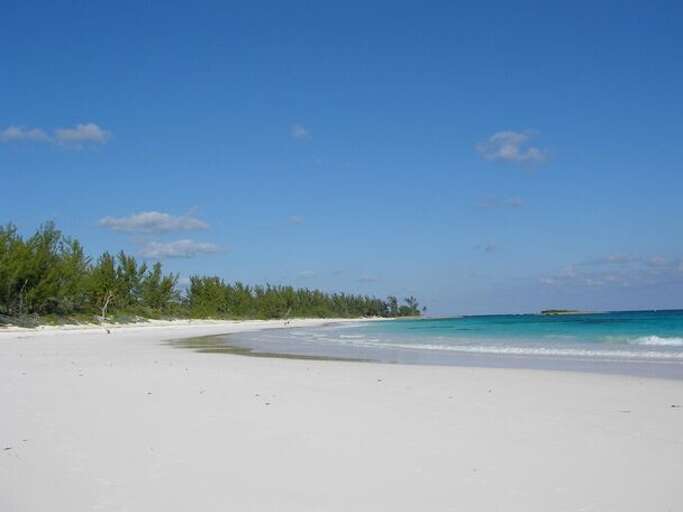 World-famous French Leave Beach, the most sought-after location on Eleuthera.