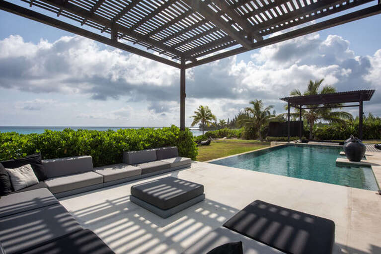 400-square-foot sitting area beautifully appointed with new outdoor furniture.