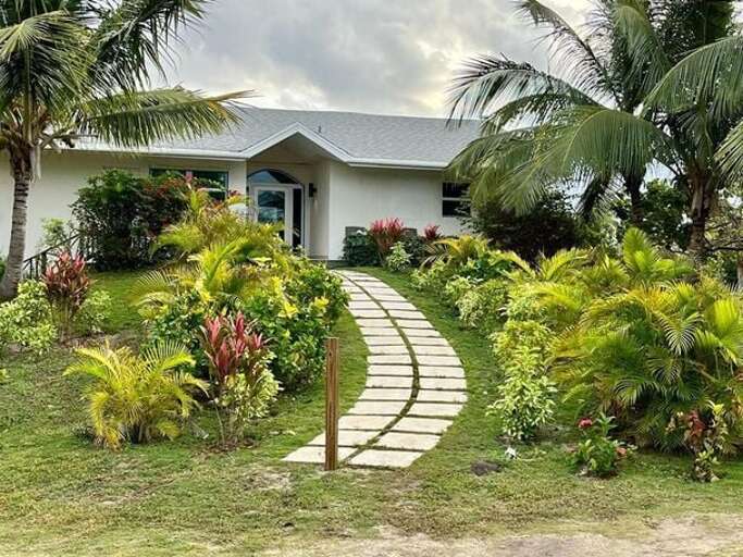 A very private vacation experience on a beautiful private beach in the renowned Double Bay area.