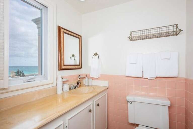Ocean view bathroom Ocean view bathroom