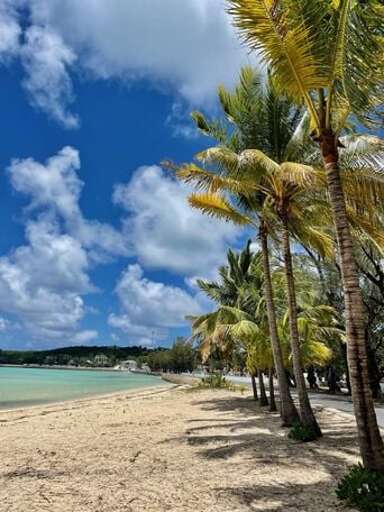 Governors Harbour has grocery stores, restaurants, night spots, liquor stores, two banks with ATMs,