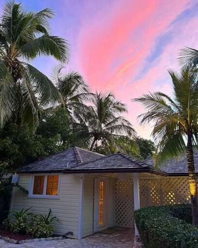 Lush tropical home that embraces the classically chic Bahamian vibe of Harbour Island! Lush tropical home that embraces the classically chic Bahamian vibe of Harbour Island!