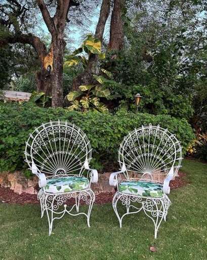 The property is fully-fenced offering complete privacy. The property is fully-fenced offering complete privacy.