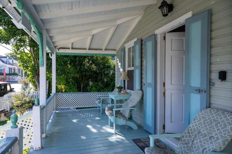 Front porch with island charm.