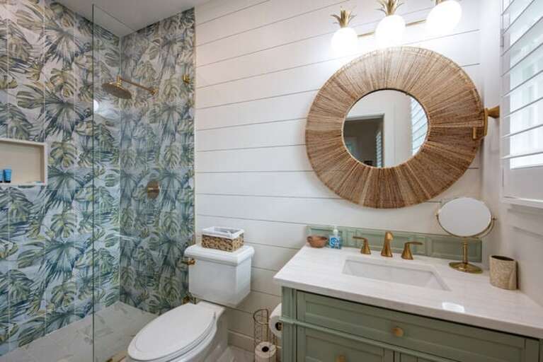 Third bedroom en-suite bath with walk-in shower.