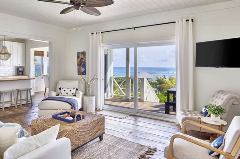 Traveler - a Two-bedroom house:  Living Areawith ocean view.