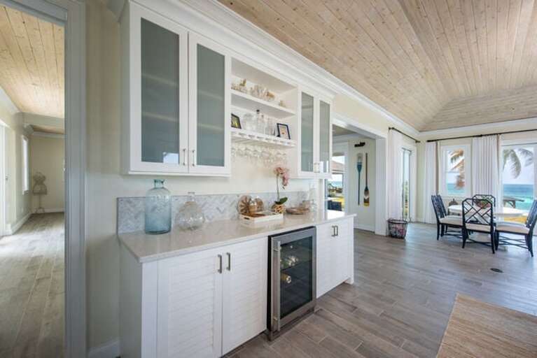 Bar next to Kictchen.