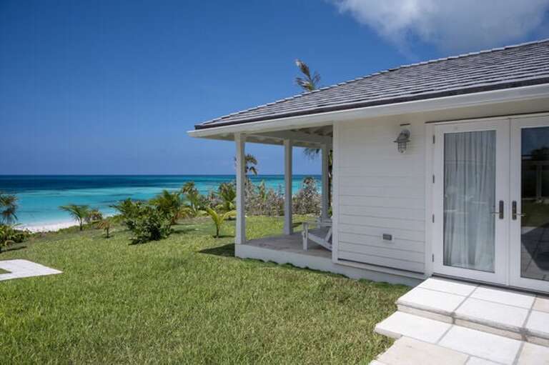 Beachfront Guest Cottage beside the main house.
