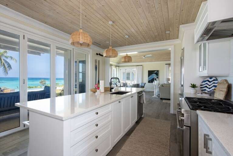 Fully equipped Kitchen with ocean views.