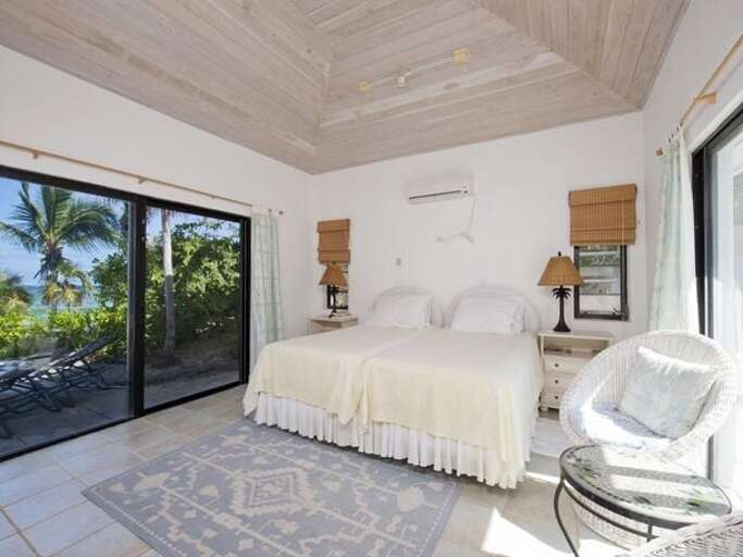 Second guest bedroom ocean view - angle 1