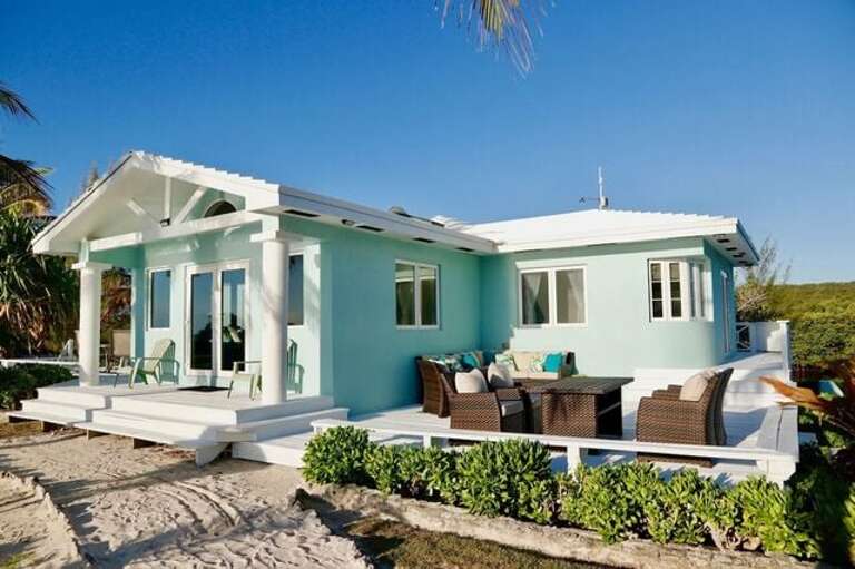 Cottage facing Harbour Island.