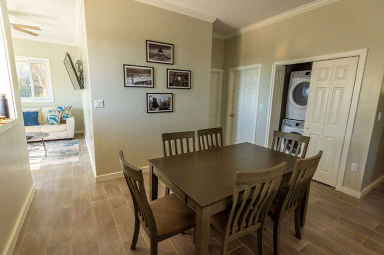 Dining area, seating for 6.
