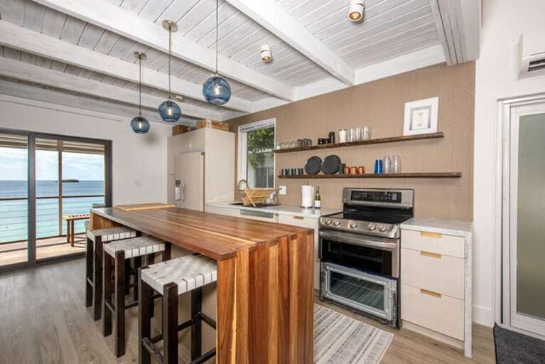 Fully equipped kitchen.