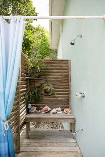 Outdoor private shower