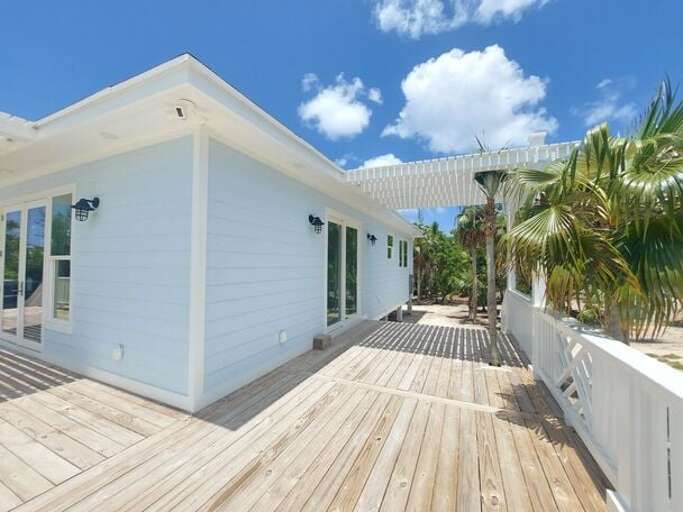 Wrap-around veranda.