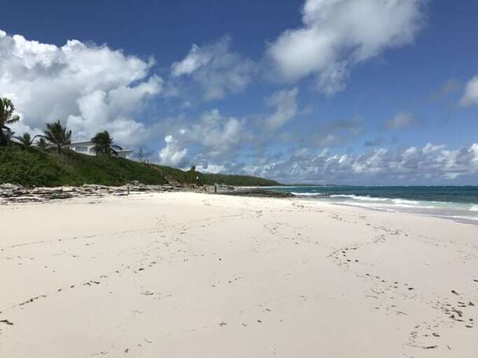 Knowles Drive Beach, a 5 minute walk from the cottage.