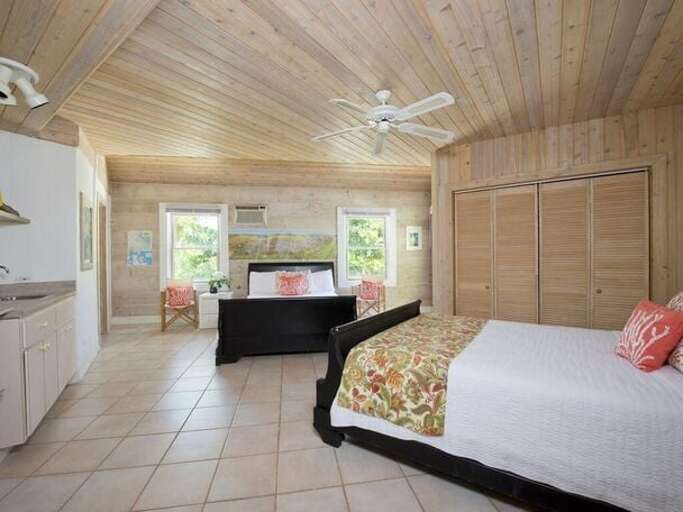 Second Bedroom with Two Queens A/C & En-suite Washroom