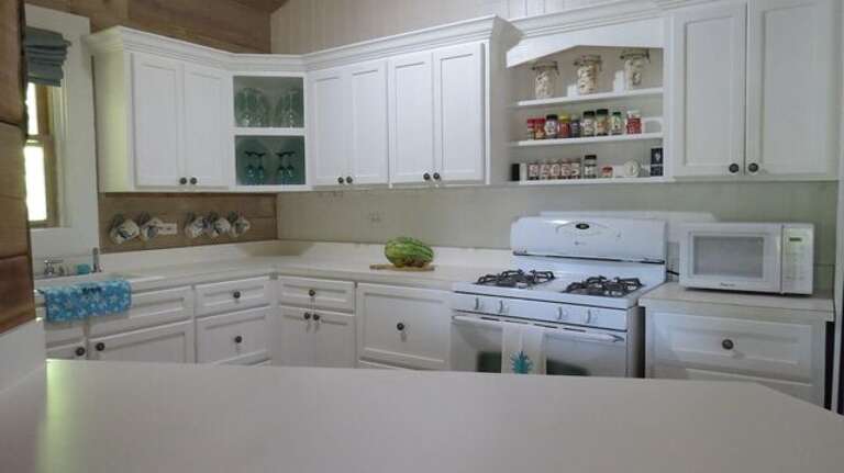 Open Concept Kitchen-Gas Stove/Oven and Breakfast Nook
