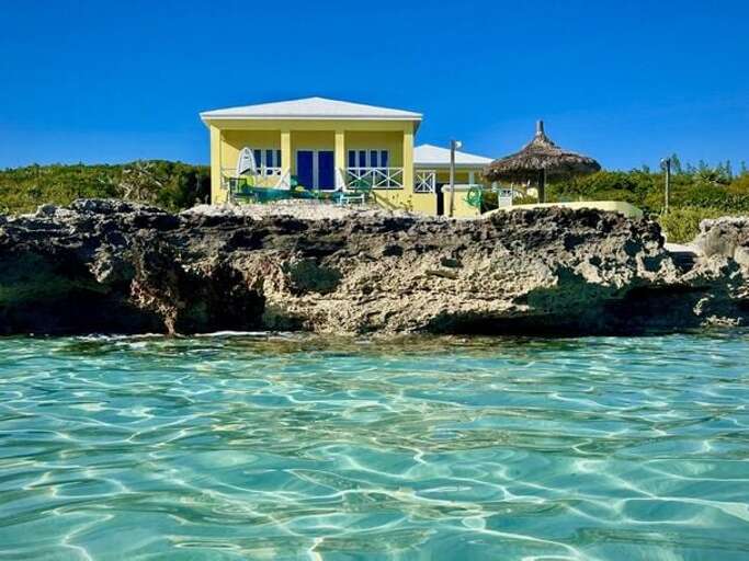 Tranquilville offers direct access to the calm turquoise Caribbean.