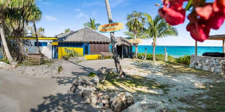 Tippy's beachfront restaurant and bar is located right across the street.